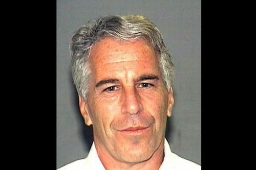 Vụ bê bối Epstein: Anh điều tra cáo buộc Epstein buôn bán phụ nữ qua các sân bay