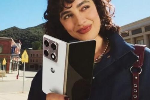 Đánh giá Motorola Razr Fold - 'đối thủ' số 1 của Galaxy Z Fold 7
