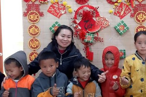 Tết của những giáo viên bám bản