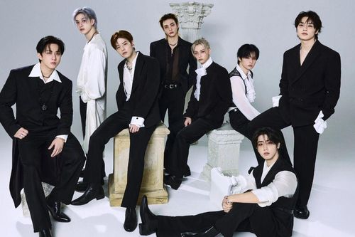 Stray Kids chỉ 'chịu thua' mỗi Taylor Swift