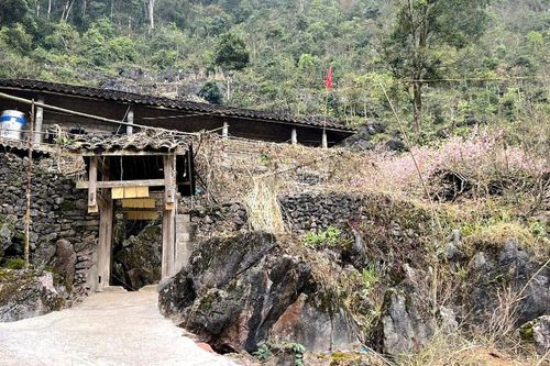 'Làng Địa ngục' - Nơi khát vọng nảy mầm trong đá