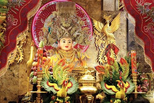 Linh thiêng lễ hội tắm bà