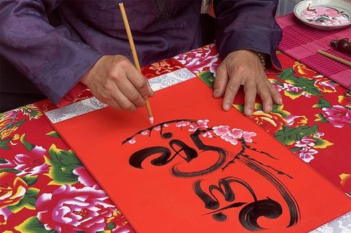 Xin chữ, lễ chùa đầu năm - Hành trình hướng thiện của người Việt