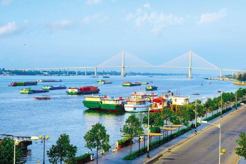 Dòng sông luôn chuyển động