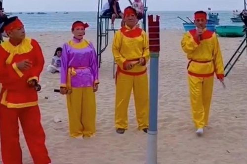 60s Gia Lai: Làng chài vui xuân