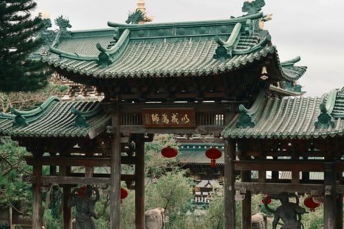 Pleiku: Khám phá vẻ đẹp kiến trúc Á Đông tại chùa Minh Thành cùng Huỳnh Quang Nhật