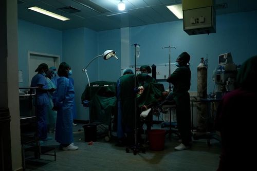 Bác sĩ Cao Văn Vinh: 14 năm thầm lặng gieo mầm sự sống tại vùng đất khó Angola