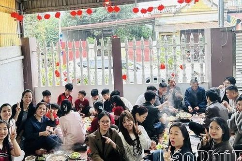 Mùng 1 Tết cha, mùng 2 Tết mẹ, mùng 3 Tết thầy