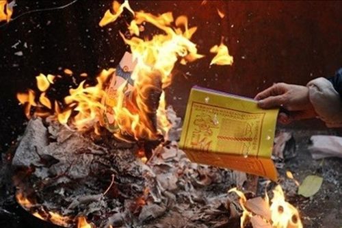 Hóa vàng - Biểu tượng của lửa và sự bất tử