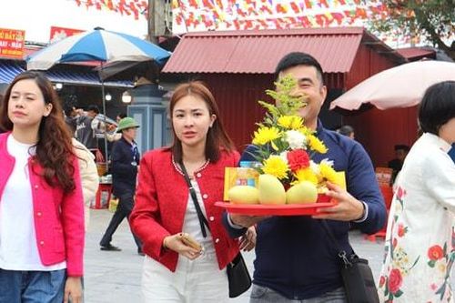 Thành kính dâng hương đầu năm tại các di tích lịch sử, văn hóa