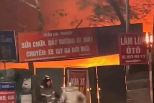 Hà Nội: Cháy quán sửa xe lúc nửa đêm