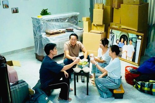 Phim truyền hình và những câu chuyện 'giữ lửa' mái ấm