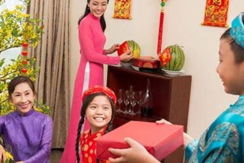 Vì sao lời chúc 'An hòa' có giá trị hơn mọi lời chúc tài lộc năm mới?