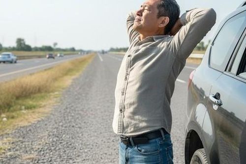 Cách vận động giúp phòng đau lưng, cứng khớp khi ngồi xe nhiều
