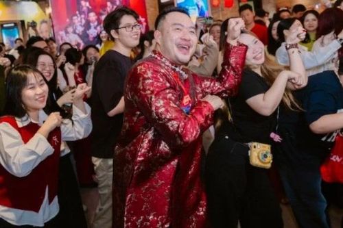 Dù không phải vai chính, 'chị Phiến' vẫn gây chú ý ở cinetour Báu Vật Trời Cho