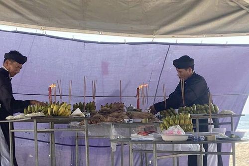 Tục cúng cầu ngư trong dịp đầu năm của người dân ven biển