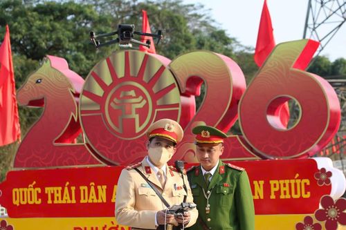 CSGT Hà Nội dùng flycam giám sát giao thông, siết chặt vận tải hành khách