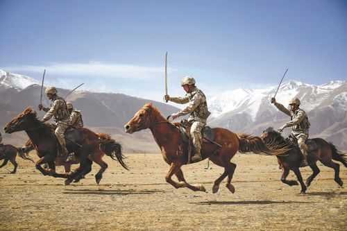 Ngựa chưa 'biến mất' trong quân đội hiện đại