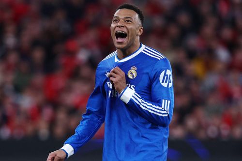 PSG trả tiền cho Mbappe