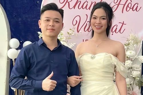 Bố U50 bị nhầm là người yêu của con gái vì quá trẻ