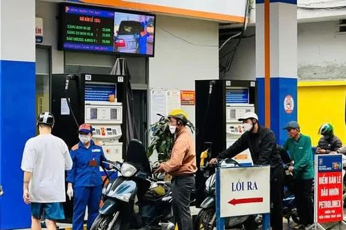Giá xăng giảm 200 mỗi lít từ chiều nay 20/2
