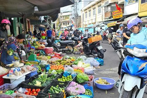 Siêu thị đồng loạt mở cửa ngày mùng 4 Tết Bính Ngọ