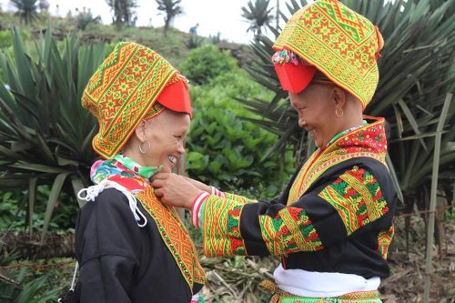 Sản phẩm văn hóa dân gian với phát triển du lịch