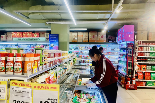 Mồng 4 Tết: Thị trường khởi động trở lại, nguồn cung dồi dào, giá cả ổn định