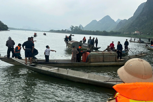 Vụ lật thuyền trên sông Gianh: Tìm thấy thi thể 1 nạn nhân
