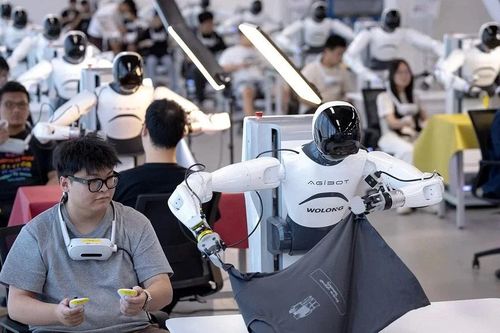 Bên trong công xưởng 10.000 m² huấn luyện robot ở Trung Quốc