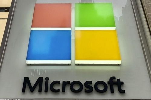 Microsoft ra lò công nghệ lưu trữ dữ liệu ưu việt, được làm từ thủy tinh bền vững 10.000 năm