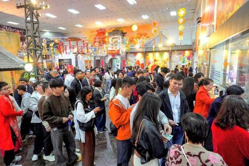 Hà Nội thu hút gần 594 nghìn lượt khách dịp Tết Bính Ngọ 2026