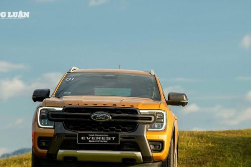 Ford Everest - 'Quân vương' phân khúc ô tô gầm cao cỡ D