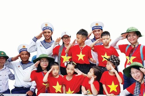 Bình minh Trường Sa
