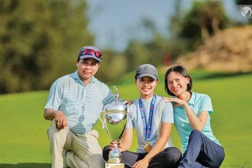 Người mở lối cho golf nữ Việt Nam