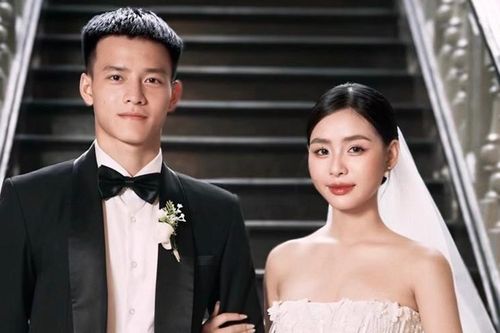 Nửa kia xinh đẹp của các cầu thủ U23 Việt Nam