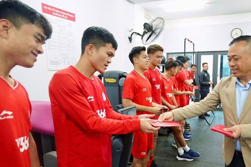 Các đội V-League nô nức hội quân sau Tết
