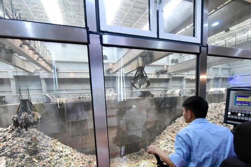Trung Quốc đảo chiều 'ác mộng' môi trường, biến núi rác thành mỏ vàng