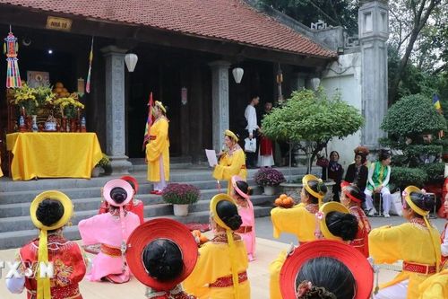 Đầu năm du khách tưng bừng trẩy hội Phật Tích, Bắc Ninh