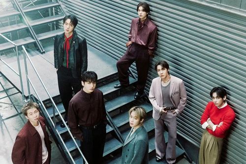 'Lợi dụng' TXT và Cortis để quảng bá cho BTS, HYBE gây tranh cãi