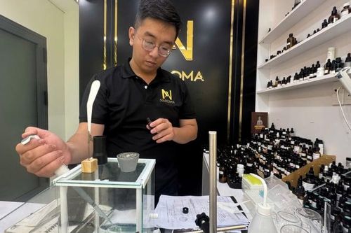 Dựng hào lũy công nghệ cho nước hoa Việt