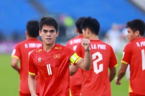 Khuất Văn Khang và mục tiêu xây nhà báo hiếu từ vinh quang sân cỏ