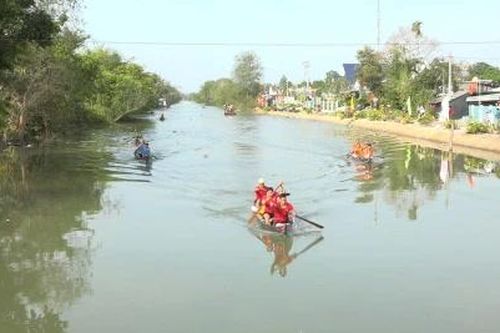Xã Tân Dương: Sôi nổi Giải đua xuồng truyền thống lần thứ XX mừng Đảng mừng Xuân