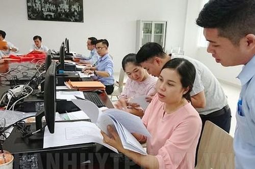 Lương, phụ cấp với công chức khối Đảng tại cấp xã