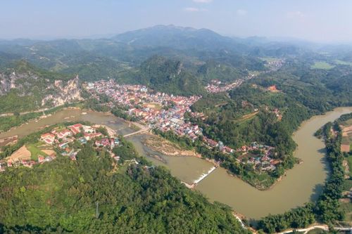 Một thời trên bến dưới thuyền