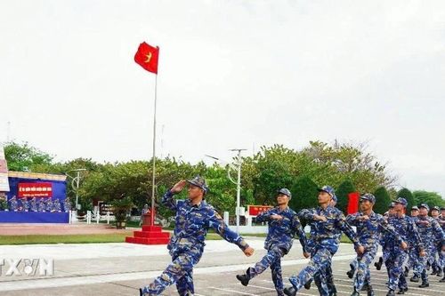 Chiến sĩ trên quần đảo Trường Sa ra quân, phát động phong trào thi đua năm 2026