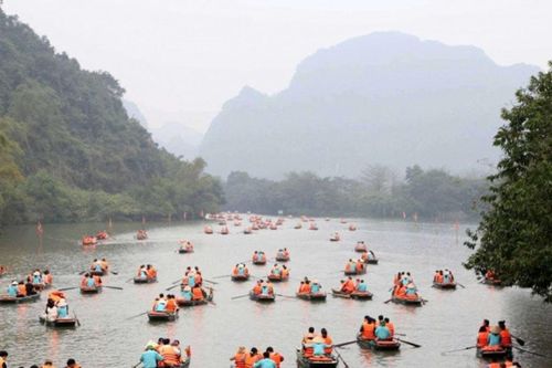 Ninh Bình đón hơn 1,3 triệu lượt khách đầu năm 2026: Sức hút từ vùng đất di sản