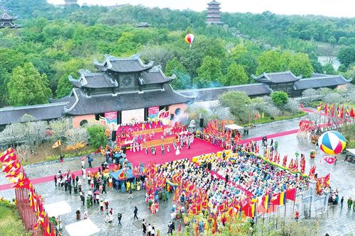 Rộn ràng lễ hội Xuân