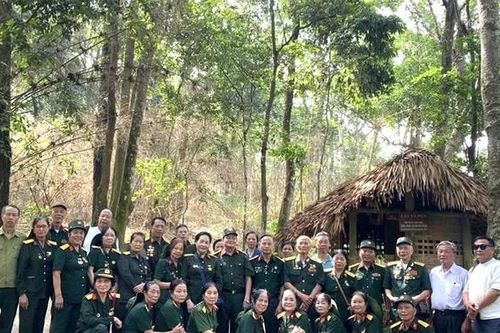 Tự hào nữ chiến sỹ Trường Sơn đất Tổ