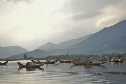 Truồi lên theo Huế lên